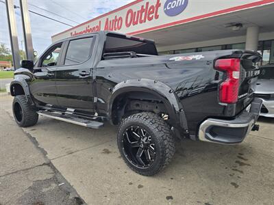 2019 Chevrolet Silverado 1500 LT-CREW CAB-4X4   - Photo 5 - Hamilton, OH 45015