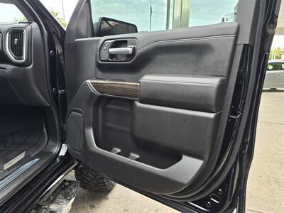 2019 Chevrolet Silverado 1500 LT-CREW CAB-4X4   - Photo 12 - Hamilton, OH 45015