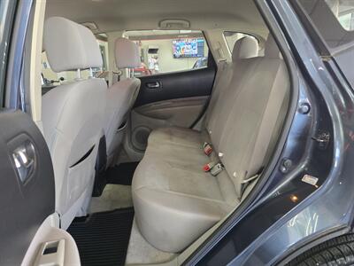 2015 Nissan Rogue SELECT S 4DR SUV AWD   - Photo 11 - Hamilton, OH 45015
