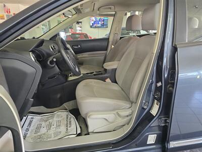 2015 Nissan Rogue SELECT S 4DR SUV AWD   - Photo 9 - Hamilton, OH 45015