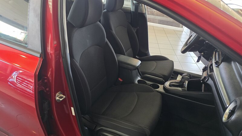 2019 Kia Forte LXS 4DR SEDAN - Photo 24 - Hamilton, OH 45015