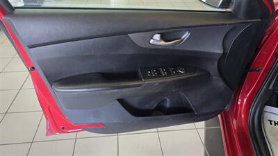 2019 Kia Forte LXS 4DR SEDAN - Photo 18 - Hamilton, OH 45015