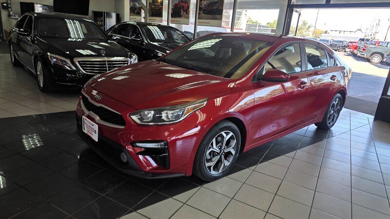 2019 Kia Forte LXS 4DR SEDAN   - Photo 1 - Hamilton, OH 45015