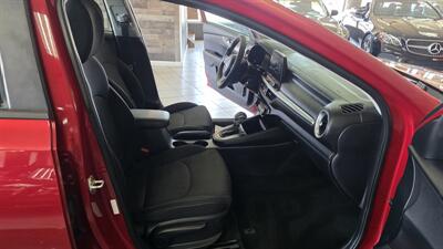 2019 Kia Forte LXS 4DR SEDAN - Photo 23 - Hamilton, OH 45015
