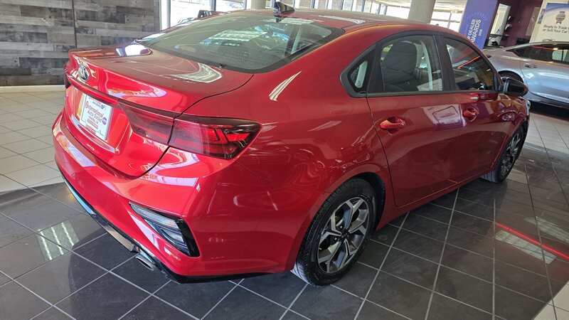 2019 Kia Forte LXS 4DR SEDAN - Photo 6 - Hamilton, OH 45015