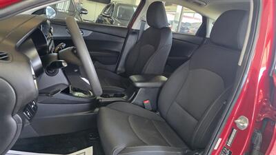 2019 Kia Forte LXS 4DR SEDAN - Photo 10 - Hamilton, OH 45015
