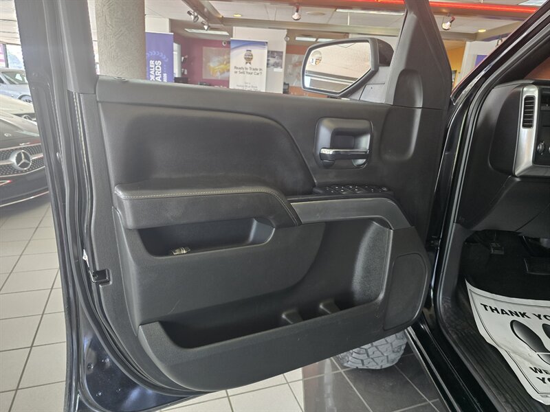 2015 Chevrolet Silverado 1500 LT- 4DR CREW CAB - Photo 7 - Hamilton, OH 45015