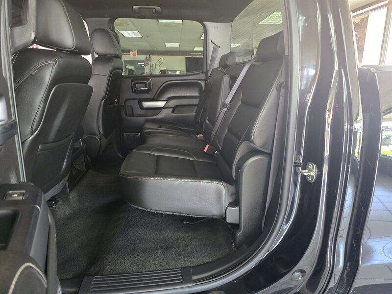 2015 Chevrolet Silverado 1500 LT- 4DR CREW CAB - Photo 11 - Hamilton, OH 45015