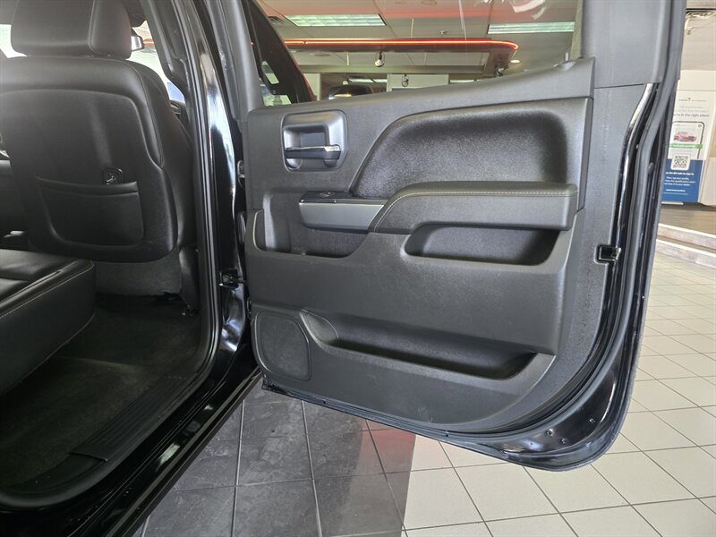 2015 Chevrolet Silverado 1500 LT- 4DR CREW CAB - Photo 15 - Hamilton, OH 45015
