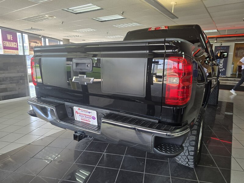 2015 Chevrolet Silverado 1500 LT- 4DR CREW CAB - Photo 5 - Hamilton, OH 45015