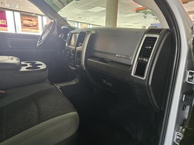 2019 RAM 1500 Classic SLT   - Photo 12 - Hamilton, OH 45015