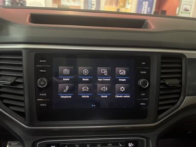 2020 Volkswagen Atlas Cross Sport V6 SE R-Line 4Motion 4DR SUV AWD   - Photo 16 - Hamilton, OH 45015