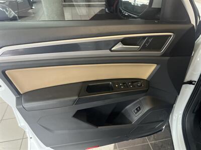 2020 Volkswagen Atlas Cross Sport V6 SE R-Line 4Motion 4DR SUV AWD   - Photo 21 - Hamilton, OH 45015