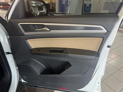 2020 Volkswagen Atlas Cross Sport V6 SE R-Line 4Motion 4DR SUV AWD   - Photo 29 - Hamilton, OH 45015