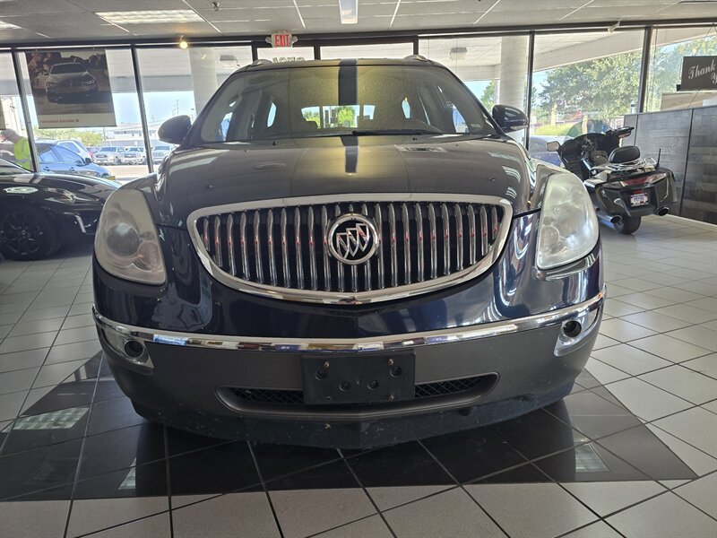 2012 Buick Enclave Convenience 4DR CROSSOVER AWD - Photo 2 - Hamilton, OH 45015