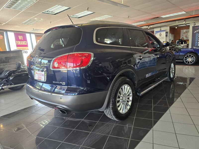 2012 Buick Enclave Convenience 4DR CROSSOVER AWD - Photo 4 - Hamilton, OH 45015