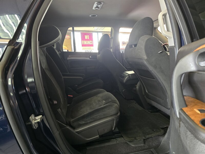 2012 Buick Enclave Convenience 4DR CROSSOVER AWD - Photo 18 - Hamilton, OH 45015