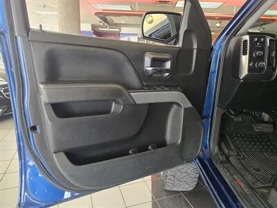 2018 Chevrolet Silverado 1500 LT-CREW CAB-4X4 - Photo 10 - Hamilton, OH 45015