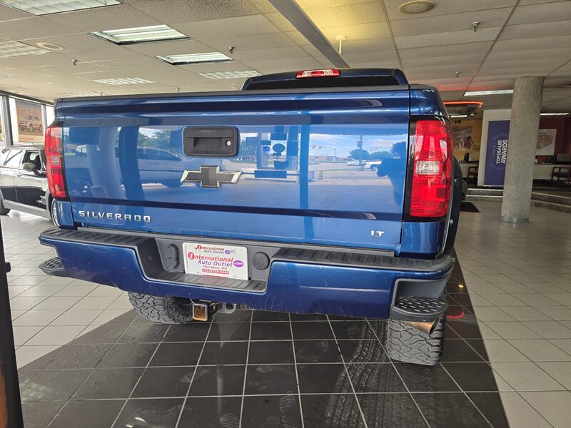 2018 Chevrolet Silverado 1500 LT-CREW CAB-4X4 - Photo 6 - Hamilton, OH 45015