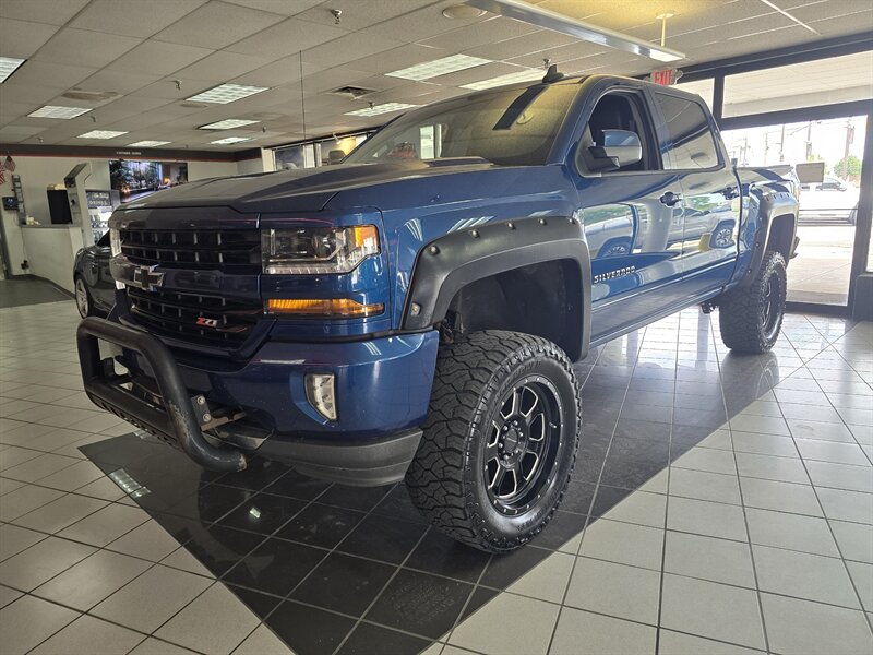 2018 Chevrolet Silverado 1500 LT-CREW CAB-4X4   - Photo 1 - Hamilton, OH 45015