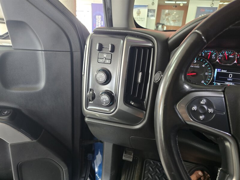 2018 Chevrolet Silverado 1500 LT-CREW CAB-4X4 - Photo 19 - Hamilton, OH 45015