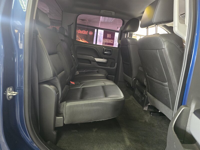 2018 Chevrolet Silverado 1500 LT-CREW CAB-4X4 - Photo 16 - Hamilton, OH 45015