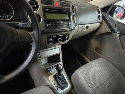 2011 Volkswagen Tiguan S 4DR SUV   - Photo 29 - Hamilton, OH 45015