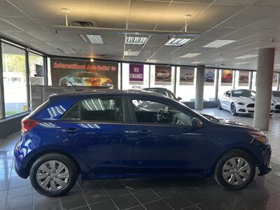 2020 Kia Rio S 5-DOOR WAGON   - Photo 5 - Hamilton, OH 45015