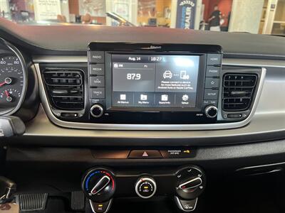 2020 Kia Rio S 5-DOOR WAGON   - Photo 14 - Hamilton, OH 45015