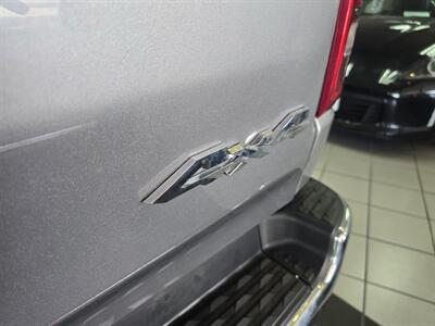 2022 RAM 1500 Laramie 4DR CREW CAB 4X4/V8   - Photo 38 - Hamilton, OH 45015