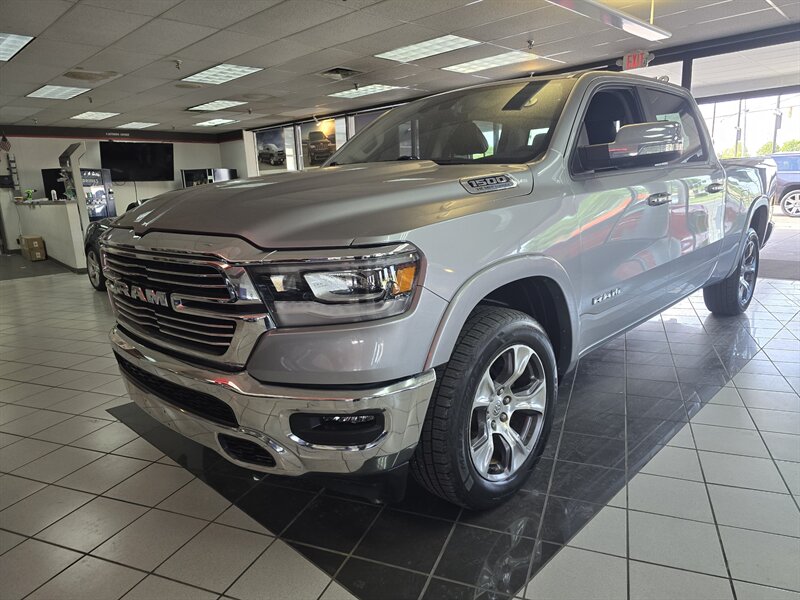 2022 RAM 1500 Laramie 4DR CREW CAB 4X4/V8   - Photo 1 - Hamilton, OH 45015
