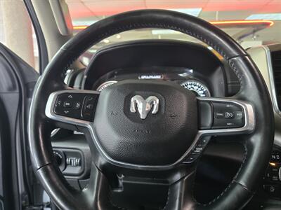 2022 RAM 1500 Laramie 4DR CREW CAB 4X4/V8   - Photo 26 - Hamilton, OH 45015
