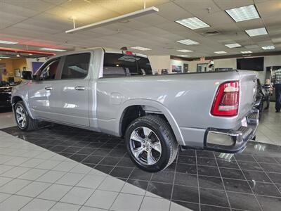 2022 RAM 1500 Laramie 4DR CREW CAB 4X4/V8   - Photo 6 - Hamilton, OH 45015