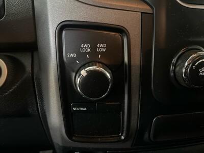2013 RAM 1500 TRADESMAN 4DR CREW CAB 4X4   - Photo 18 - Hamilton, OH 45015
