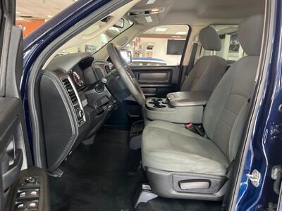 2013 RAM 1500 TRADESMAN 4DR CREW CAB 4X4   - Photo 9 - Hamilton, OH 45015