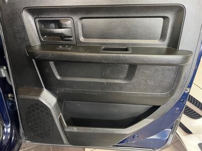 2013 RAM 1500 TRADESMAN 4DR CREW CAB 4X4   - Photo 24 - Hamilton, OH 45015
