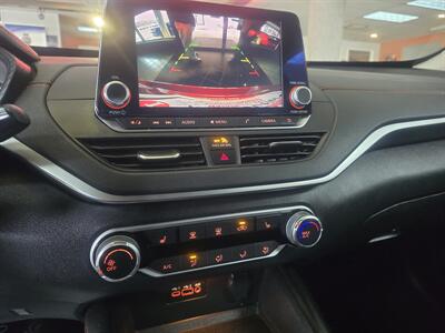 2019 Nissan Altima 2.5 SR   - Photo 21 - Hamilton, OH 45015