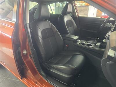 2019 Nissan Altima 2.5 SR   - Photo 14 - Hamilton, OH 45015