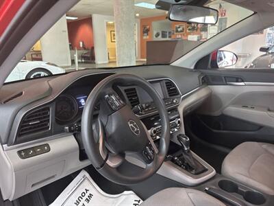 2020 Hyundai Elantra SEL 4DR SEDAN   - Photo 11 - Hamilton, OH 45015