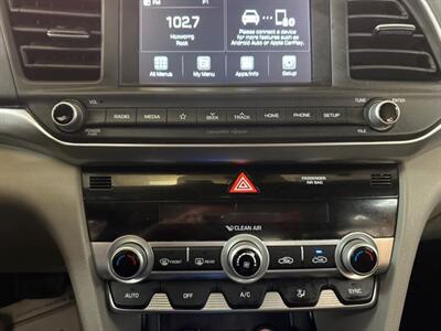 2020 Hyundai Elantra SEL 4DR SEDAN   - Photo 24 - Hamilton, OH 45015