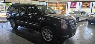 2011 Cadillac Escalade ESV Platinum Edition 4DR SUV AWD   - Photo 4 - Hamilton, OH 45015