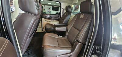 2011 Cadillac Escalade ESV Platinum Edition 4DR SUV AWD   - Photo 25 - Hamilton, OH 45015