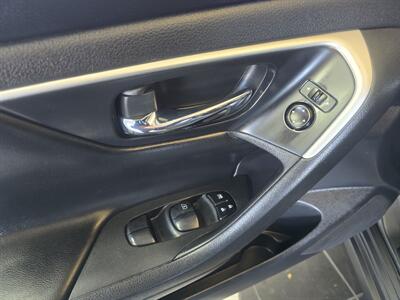 2018 Nissan Altima 2.5 S   - Photo 17 - Hamilton, OH 45015