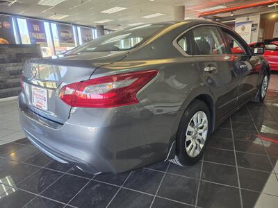 2018 Nissan Altima 2.5 S   - Photo 4 - Hamilton, OH 45015