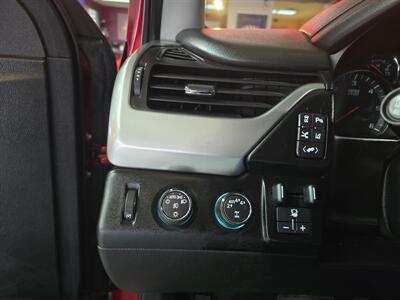 2015 Chevrolet Suburban LTZ  4DR SUV  4X4   - Photo 24 - Hamilton, OH 45015