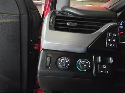 2015 Chevrolet Suburban LTZ  4DR SUV  4X4   - Photo 34 - Hamilton, OH 45015