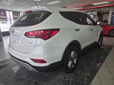 2018 Hyundai Santa Fe 2.4L   - Photo 4 - Hamilton, OH 45015