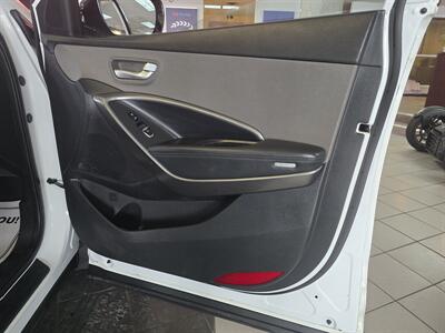 2018 Hyundai Santa Fe 2.4L   - Photo 12 - Hamilton, OH 45015