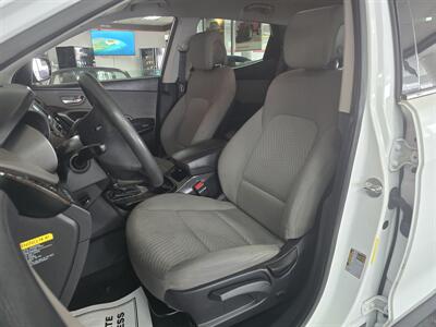 2018 Hyundai Santa Fe 2.4L   - Photo 9 - Hamilton, OH 45015