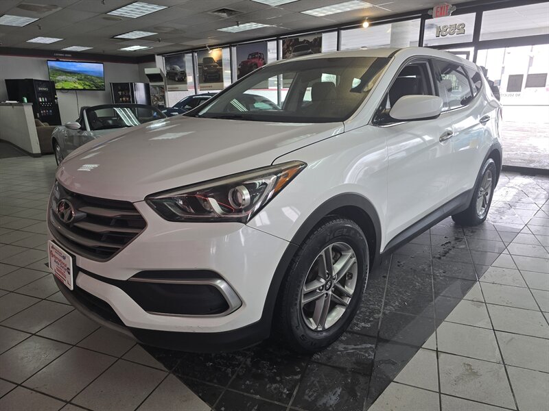 2018 Hyundai Santa Fe 2.4L   - Photo 1 - Hamilton, OH 45015